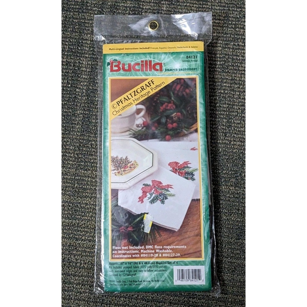 Pfaltzgraff Christmas Heritage Embroidery 4 Cloth Napkins Kit Bucilla 1999